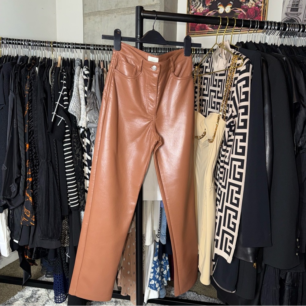 Wilfred Aritzia The Melina Vegan Leather Straight Leg Pants Brown Womens 2 EUC - Picture 3 of 11
